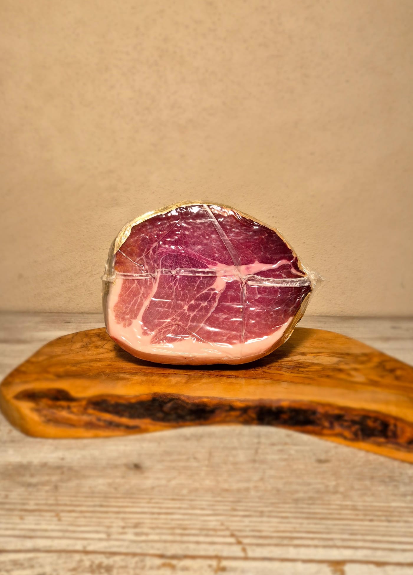 Culatta con cotenna stagionatura minima 12 mesi - intera